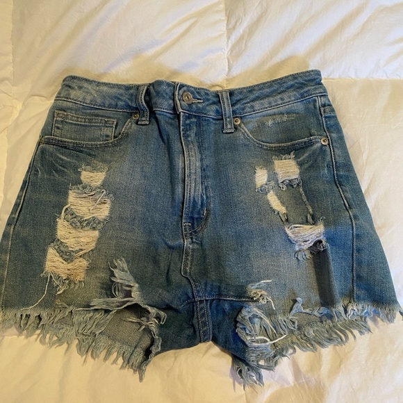 High-Waisted Distressed Medium Wash Jean Shorts - Picture 4 of 5